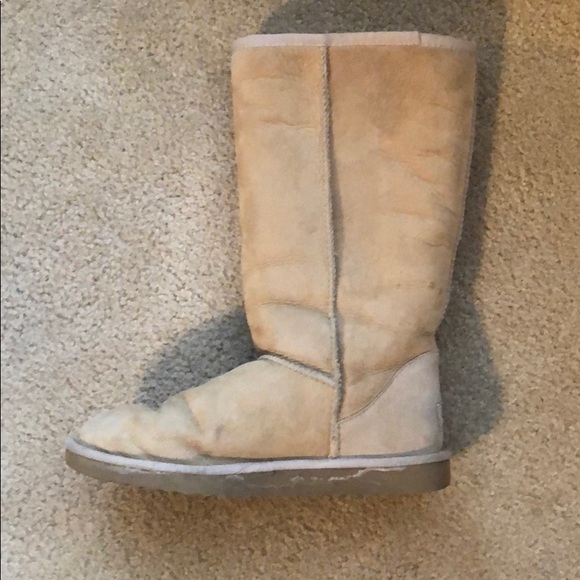 Classic Tall Women’s Ugg Boots - Picture 3 of 8